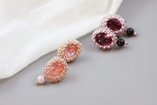 Návod na výrobu obšitých SWAROVSKI náušnic