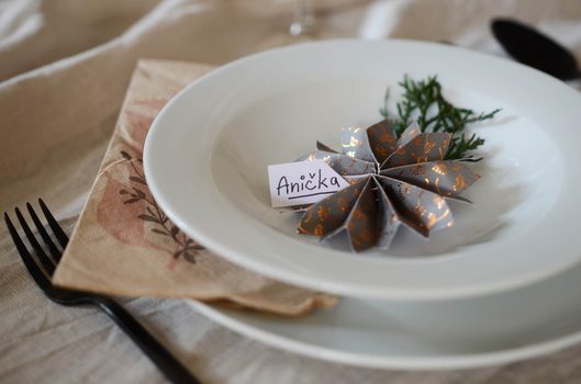 Návod na výrobu hvězdiček ke slavnostní tabuli