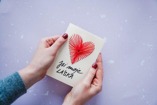 Valentýnské přání s vyšívaným srdíčkem