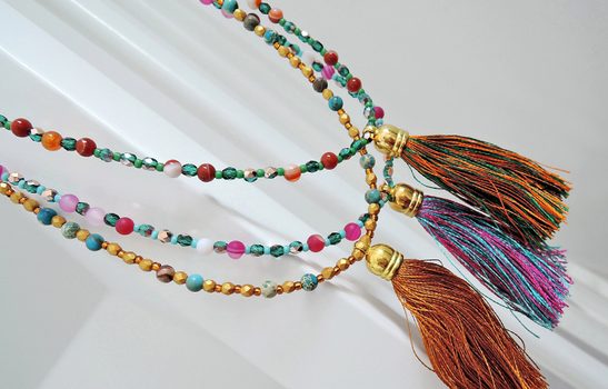 Návod na výrobu minerálového náhrdelníku se střapcem