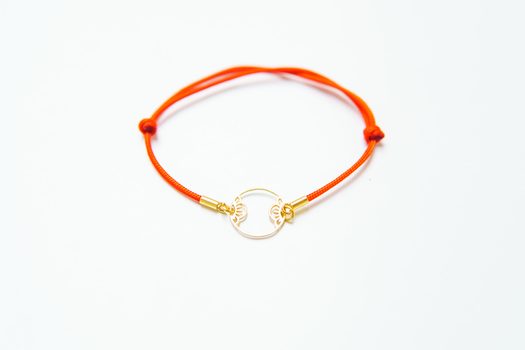 Návod na výrobu červeného Amoracast náramku