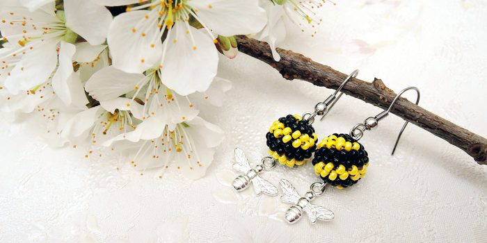 Návod na výrobu náušnic Včelky