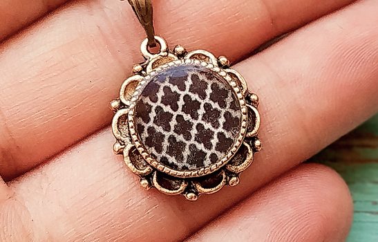 Návod na výrobu náhrdelníku se zalévaným motivem