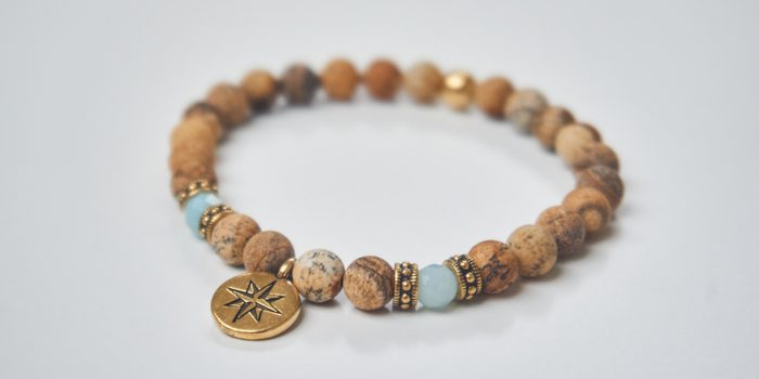 Návod na výrobu náramku s broušenými minerály pro cestovatele