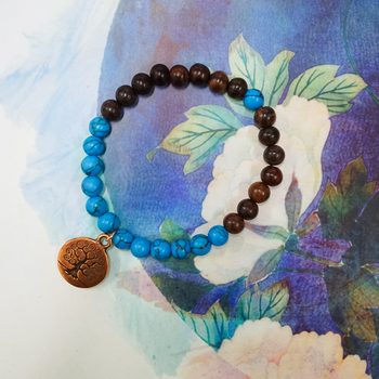 Návod na výrobu náramku se santalovým dřevem a howlitem