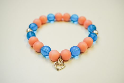 Návod na výrobu meruňkovýho náramku s TierraCast srdíčkem