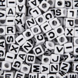 Bílý mix plastových korálků 7 mm s písmeny