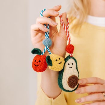 Manumi creative crochet mobile phone bag kit