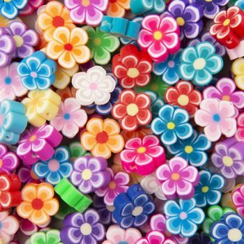 Mărgele polimerice colorate flori