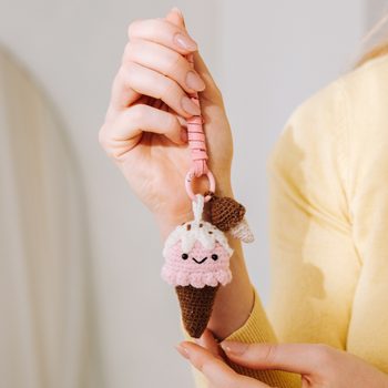 Manumi creative crochet mobile phone bag kit