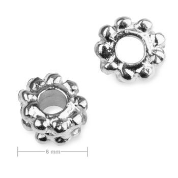 Mărgele metalice parte mediană floare lată 6mm de culoare argintie