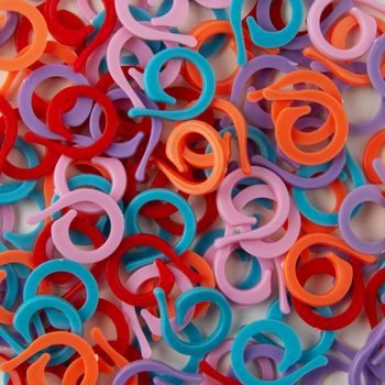 Plastic row markers round