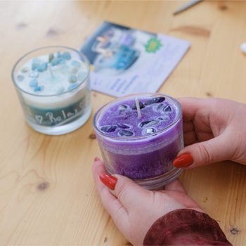 Manumi kreativní sada na výrobu přívěsků z křišťálové pryskyřice s motivy písmenek a číslic