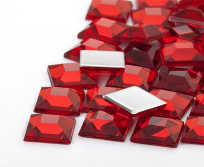 Nalepovací akrylové kameny čtverec 10mm červené