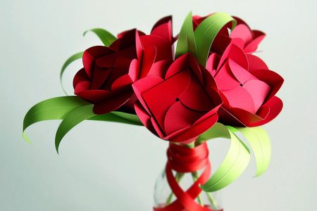 Návod na výrobu papírové květiny s překvapením