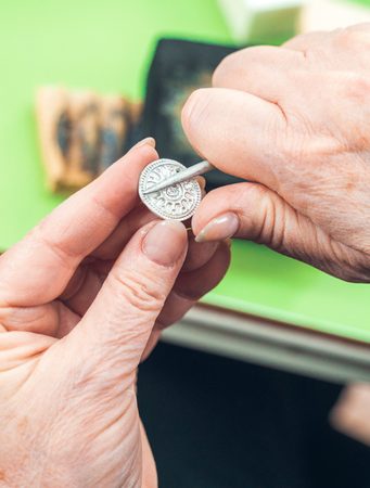 Jak na finální povrchové úpravy šperku z Art Clay Silver