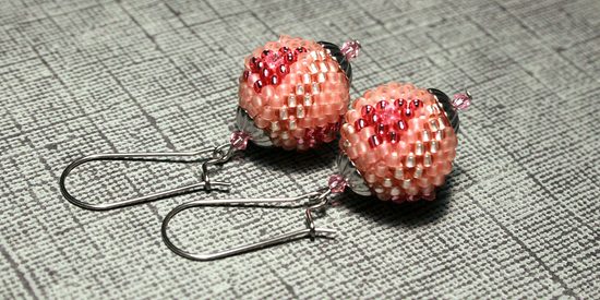 Návod na výrobu háčkovaných náušnic se srdíčky SWAROVSKI