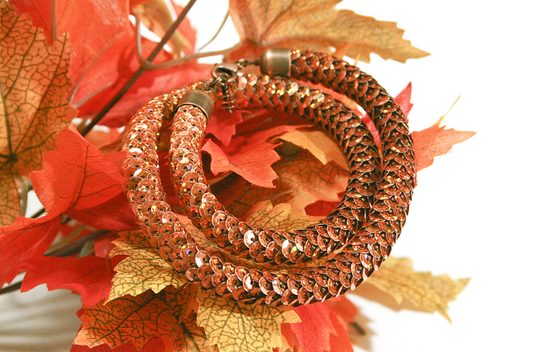 Podzimní náramek s flitry