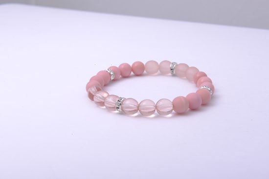 Návod na výrobu pastelově růžového náramku