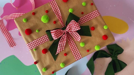 Návod na výrobu bambulkového balení dárků