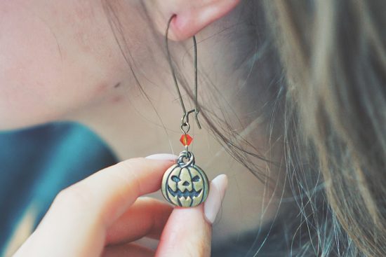 Návod na výrobu halloweenských náušnic dýně