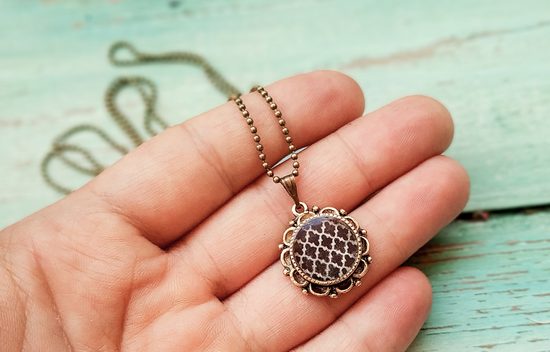 Návod na výrobu náhrdelníku se zalévaným motivem