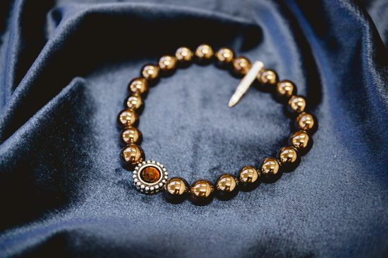 Návod na výrobu náramku s hematitem a patronou