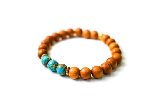 Návod na výrobu náramku s tyrkysovým jaspisem a santalovým dřevem