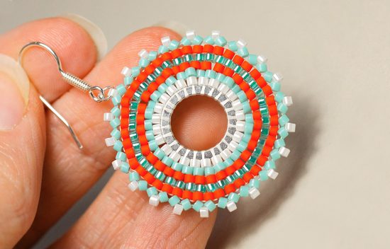 Návod na výrobu náušnic kruhy z Miyuki