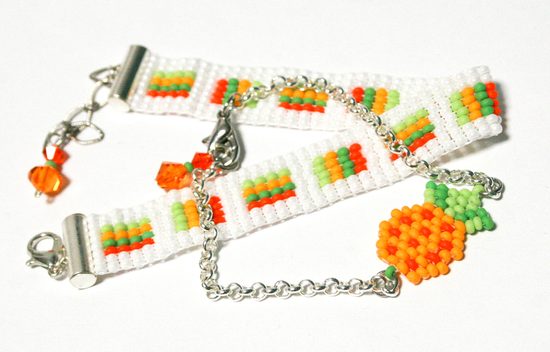 Návod na výrobu náramku tkaného na rámu