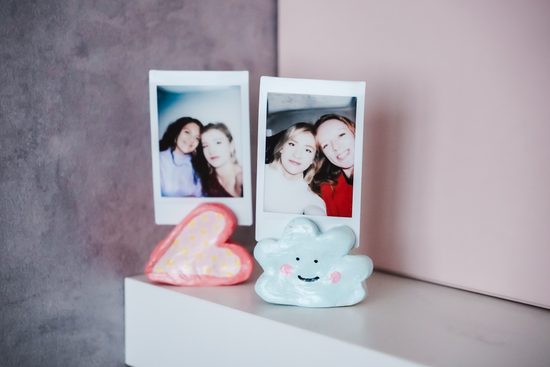 Stojánek na fotku ze samotvrdnoucí hmoty