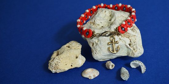 Návod na výrobu námořnického náramku s kotvou a korálky Par Puca