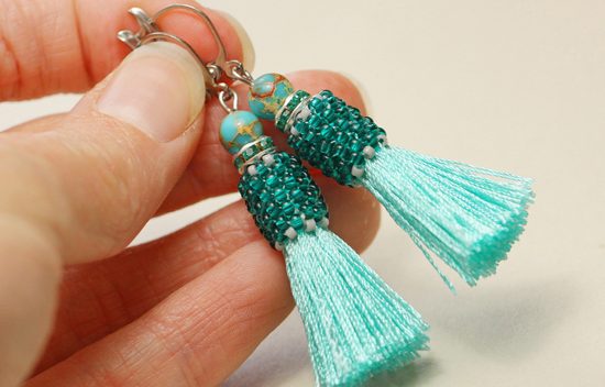 Návod na výrobu střapečkových náušnic