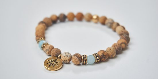 Návod na výrobu náramku s broušenými minerály pro cestovatele