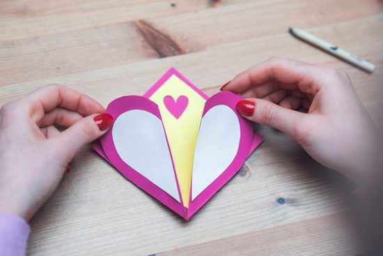 Návod na výrobu přáníčka složené srdce