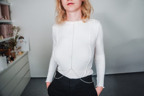 Návod na výrobu ozdobného řetízku na tělo