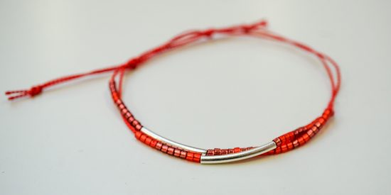 Návod na výrobu minimalistického náramku s hedvábím 1