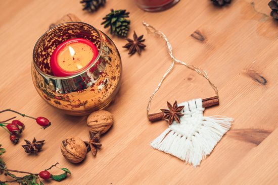 Návod na výrobu macramé ozdoby na skořici