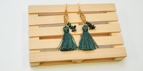 Návod na výrobu pavích náušnic s malachitem