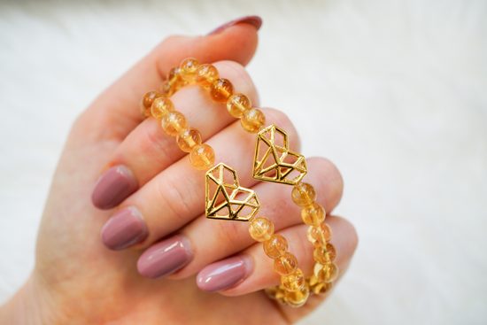 Návod na výrobu citrínových náramků se zlatým srdcem