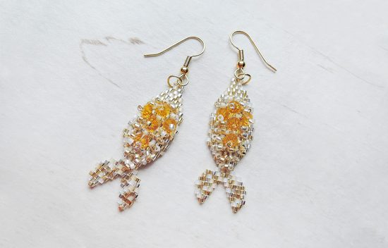 Návod na výrobu náušnic se zlatou rybkou