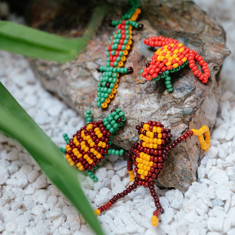 Set creativ Manumi pentru realizarea de animale din mărgele Preciosa cu motive de junglă