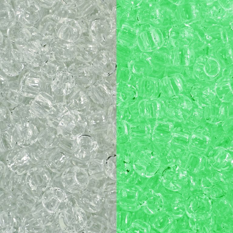 TOHO Round glow in the dark 8/0 (TR-08-2700) No.432