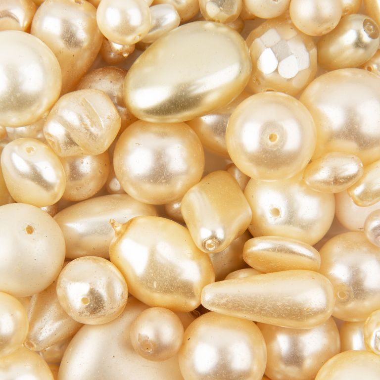 Směs béžových voskových perel