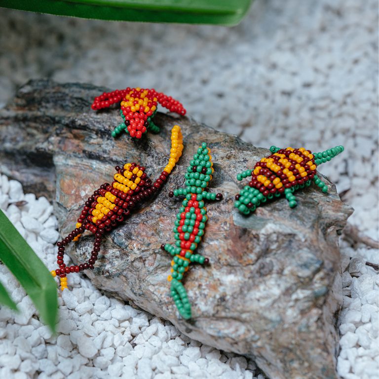 Set creativ Manumi pentru realizarea de animale din mărgele Preciosa cu motive de junglă