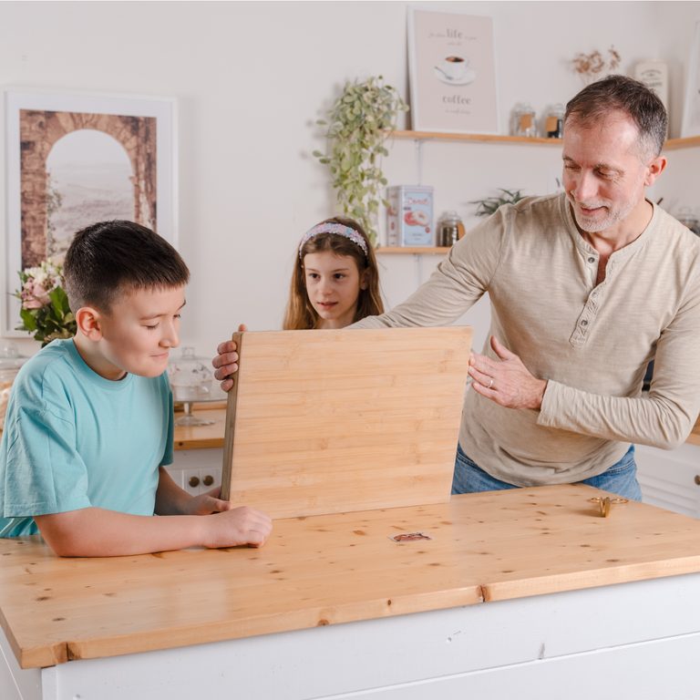 Manumi kreatívna sada na výrobu magnetiek a kľúčeniek zo zmršťovacej fólie s motívmi zvierat z džungle