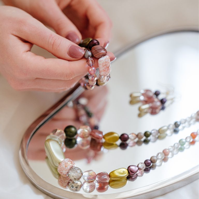 Manumi kreativní sada na výrobu šperků ze skleněných korálků Preciosa