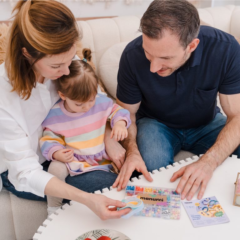 Manumi kreativní sada na výrobu náramků z korálků pro děti