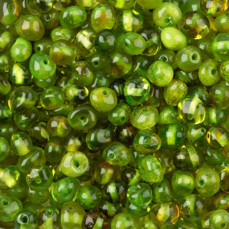 Jantarový organický korálek zelený