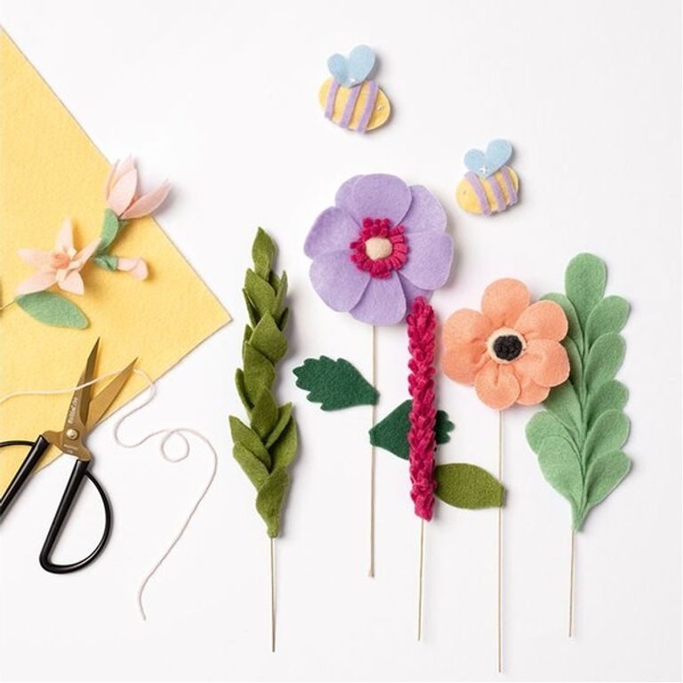 Creative kit for making felt flowers